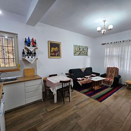 Bujtinat Skenderi Gjinar 2 Villa ภายนอก รูปภาพ