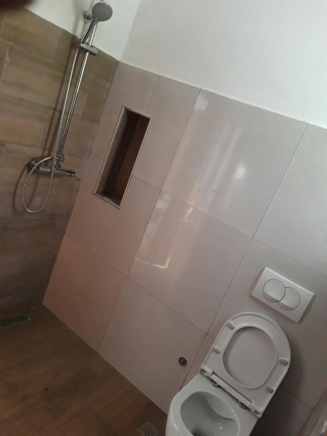 Bujtinat Skenderi Gjinar 2 Villa ภายนอก รูปภาพ