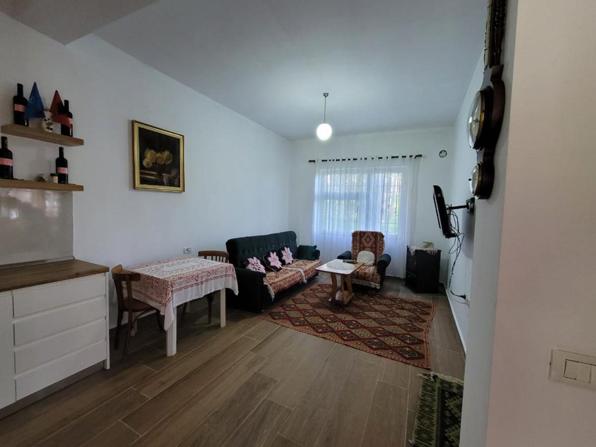 Bujtinat Skenderi Gjinar 2 Villa ภายนอก รูปภาพ